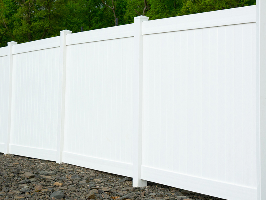 Hope Mills North Carolina vinyl privacy fencing